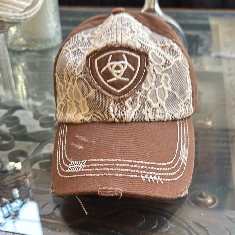 Ariat  new Brown Lace Cap with Logo Velcro